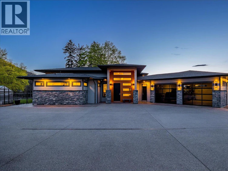 7260 6 Highway, Coldstream, BC, V1B 3H4 - 3