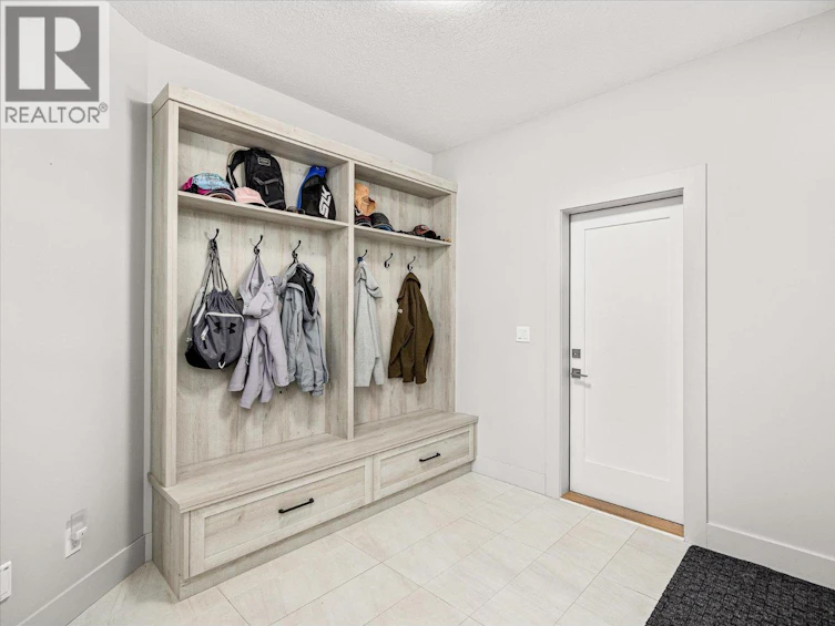 7260 6 Highway, Coldstream, BC, V1B 3H4 - 29