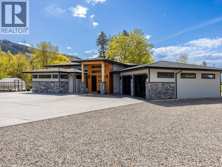 7260 6 Highway, Coldstream, BC, V1B 3H4 - 33