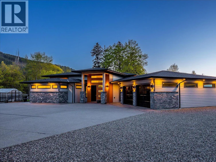 7260 6 Highway, Coldstream, BC, V1B 3H4 - 82