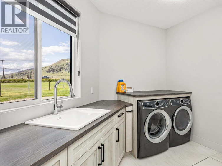 7260 6 Highway, Coldstream, BC, V1B 3H4 - 27