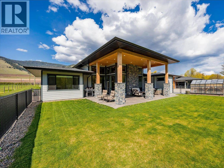 7260 6 Highway, Coldstream, BC, V1B 3H4 - 41