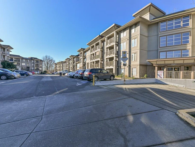 215-45567 Yale Road, Chilliwack, BC, V2P 0B2