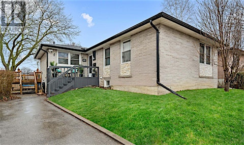 45 Dashwood Crescent, Toronto, ON, M9V 2N9