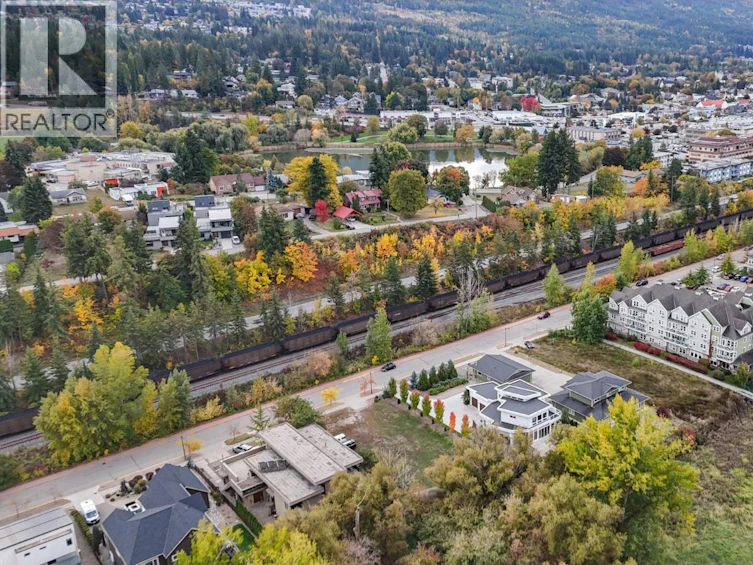 721 NE Harbourfront Drive, Salmon Arm, BC, V1E 3L4 - 9