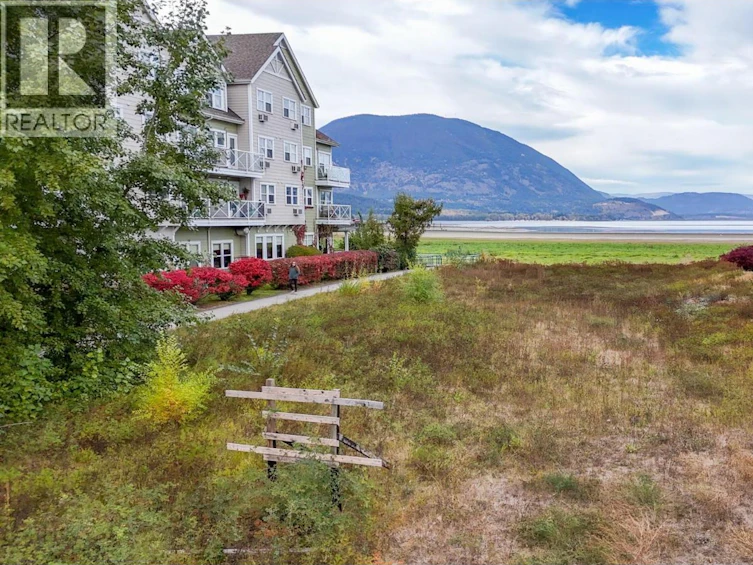 721 NE Harbourfront Drive, Salmon Arm, BC, V1E 3L4 - 17
