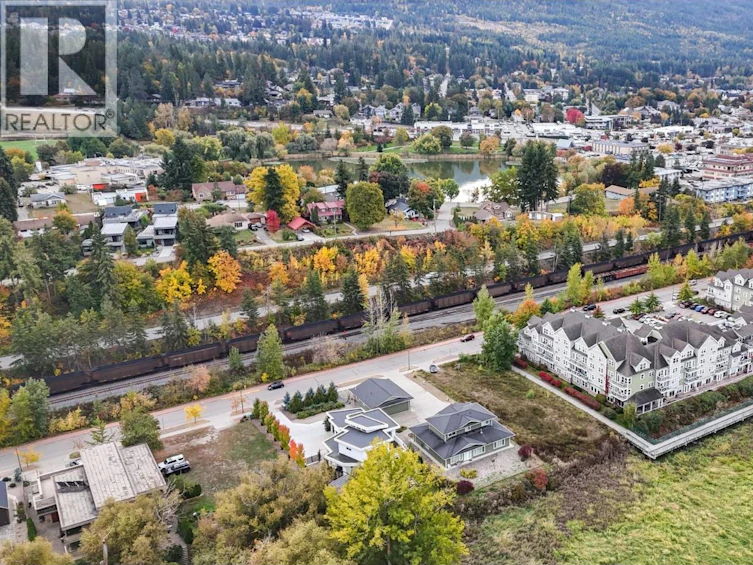 721 NE Harbourfront Drive, Salmon Arm, BC, V1E 3L4 - 10