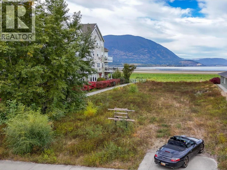 721 NE Harbourfront Drive, Salmon Arm, BC, V1E 3L4 - 16