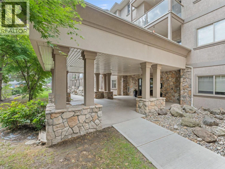 206-1007 Harvey Avenue, Kelowna, BC, V1Y 6E4 - 2