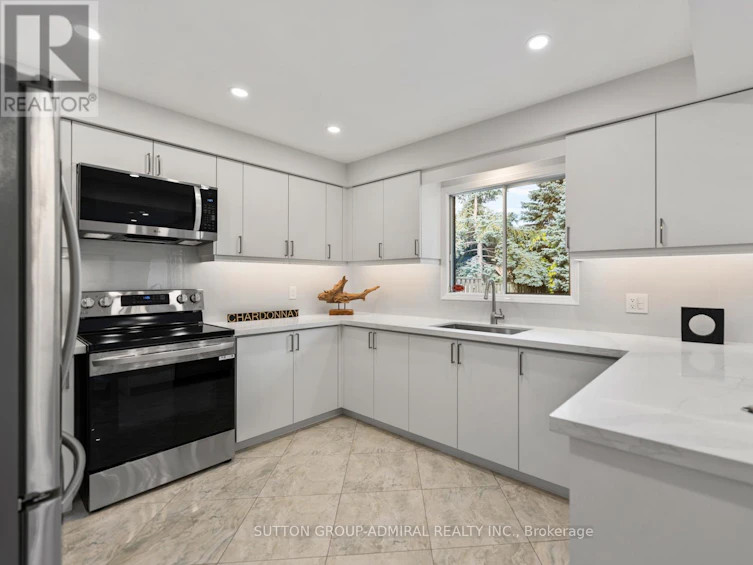 16 Sycamore Drive, Markham, ON, L3T 5V4 - 16