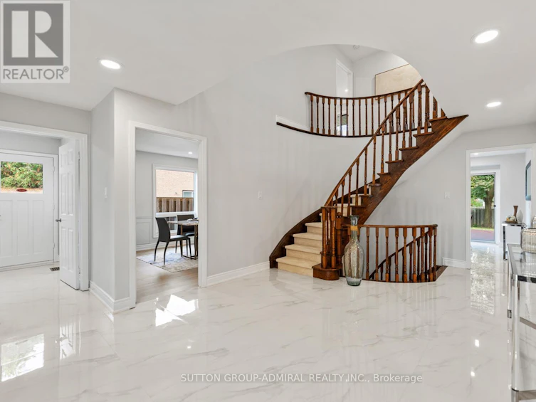16 Sycamore Drive, Markham, ON, L3T 5V4 - 5