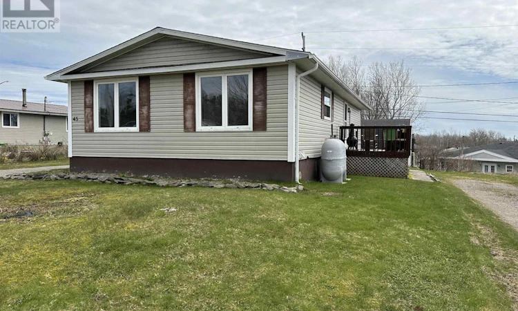 43 Oak Crescent