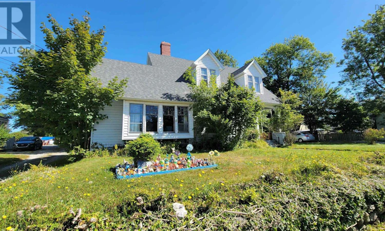 18 Parade Street
