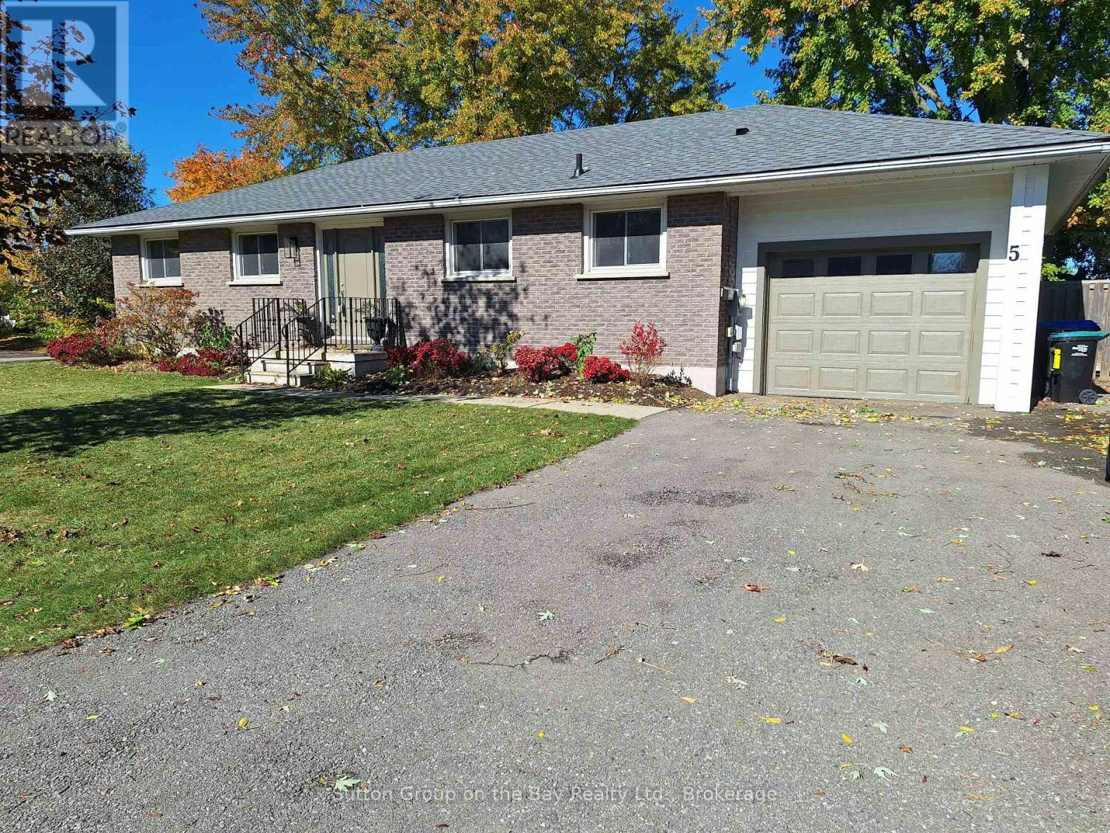 5 Brock Crescent, Collingwood, ON, L9Y 4A4