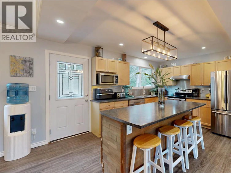 4995 Smith Road, 108 Mile Ranch, BC, V0K 2Z0 - 15