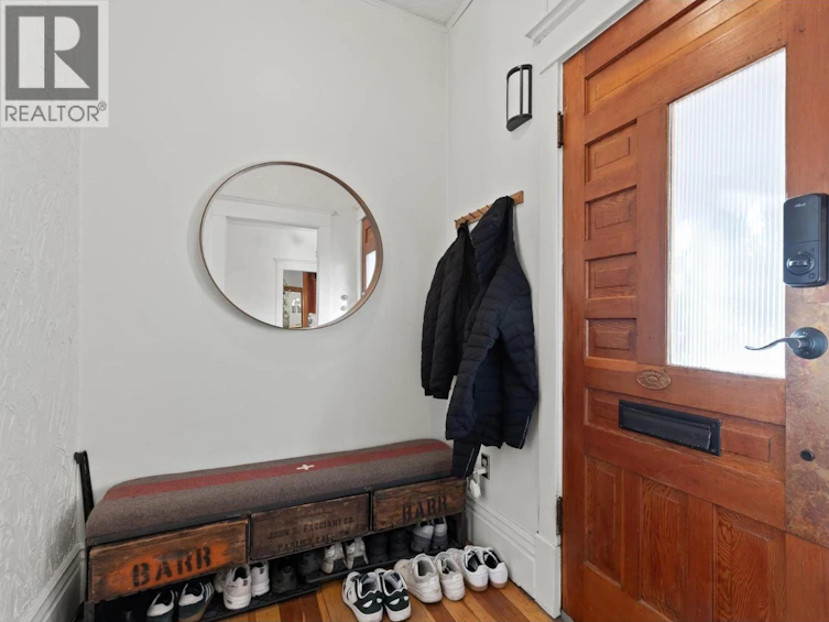 784 Lawrence Avenue, Kelowna, BC, V1Y 6L9 - 4