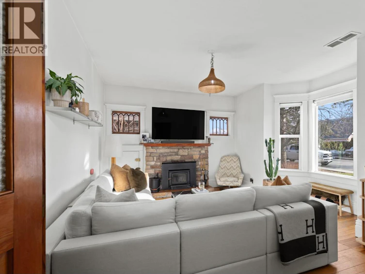 784 Lawrence Avenue, Kelowna, BC, V1Y 6L9 - 5