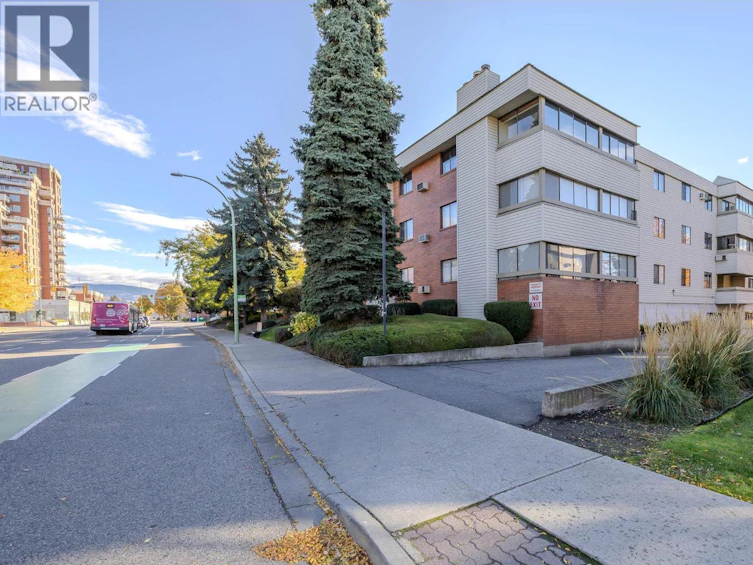 114-1075 Bernard Avenue, Kelowna, BC, V1Y 6P7 - 44