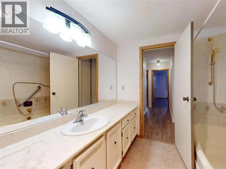 114-1075 Bernard Avenue, Kelowna, BC, V1Y 6P7 - 29