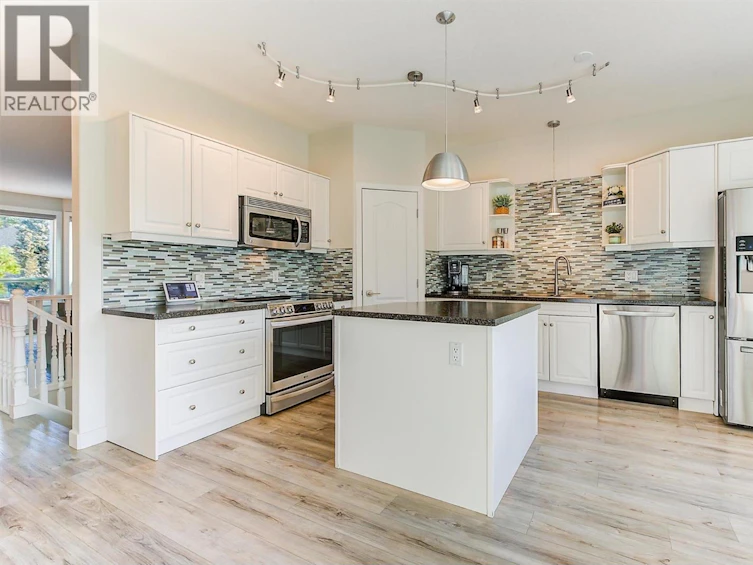 2083 Rosefield Drive, West Kelowna, BC, V1Z 3Y8 - 12