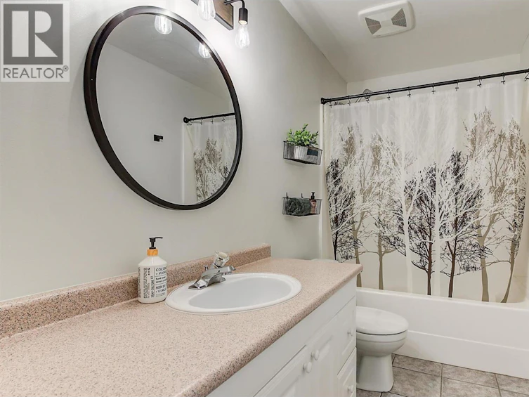2083 Rosefield Drive, West Kelowna, BC, V1Z 3Y8 - 47