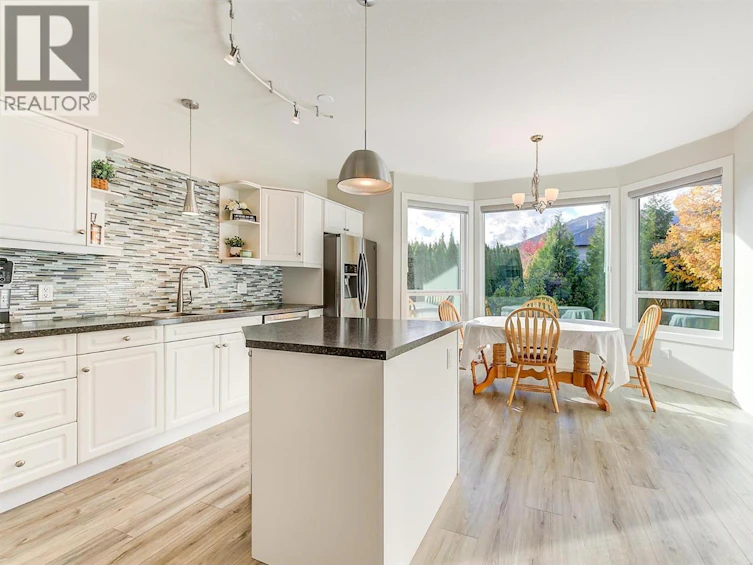 2083 Rosefield Drive, West Kelowna, BC, V1Z 3Y8 - 13
