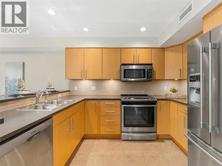 111-457 West Avenue, Kelowna, BC, V1Y 4Z3 - 17