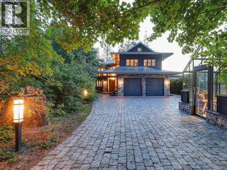 5308 Lakeshore Road, Kelowna, BC, V1W 4J3 - 5