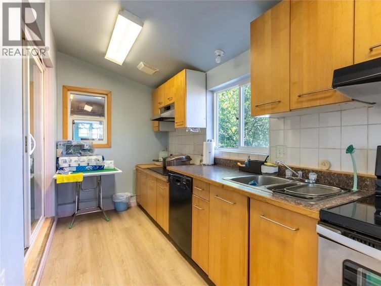 75 Big Bar Road, Clinton, BC, V0K 1K0 - 9