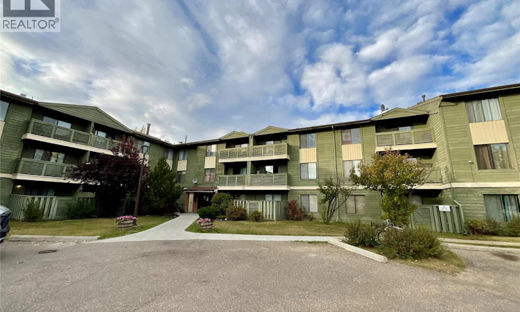 301-185 Chamberlain Crescent