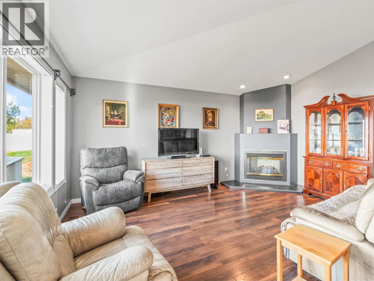 7079 Foothills Place, Vernon, BC, V1B 2Y4 - 6