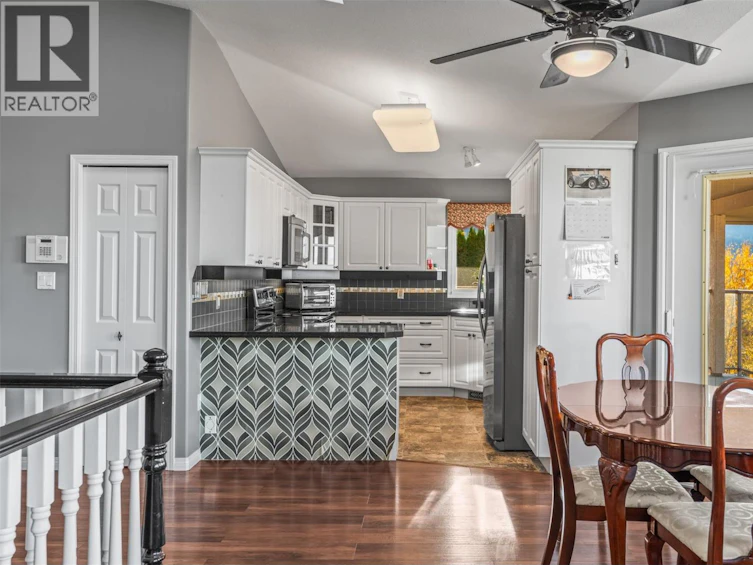 7079 Foothills Place, Vernon, BC, V1B 2Y4 - 8