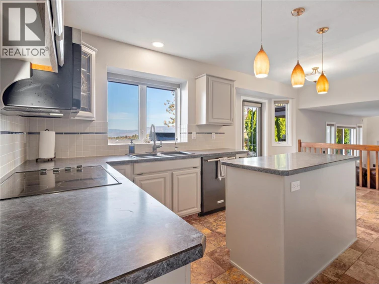 155 Westview Drive, Penticton, BC, V2A 7V9 - 11