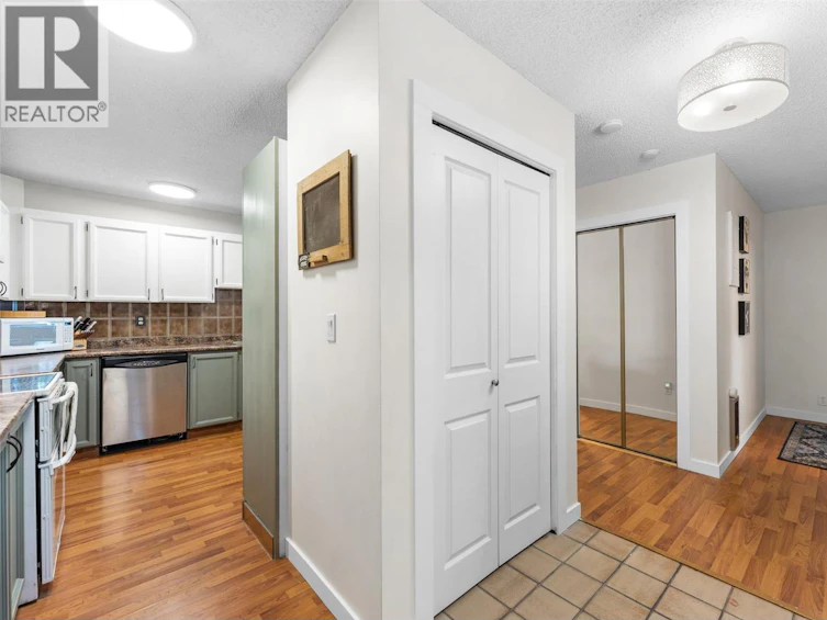 210-983 Bernard Avenue, Kelowna, BC, V1Y 6P7 - 16