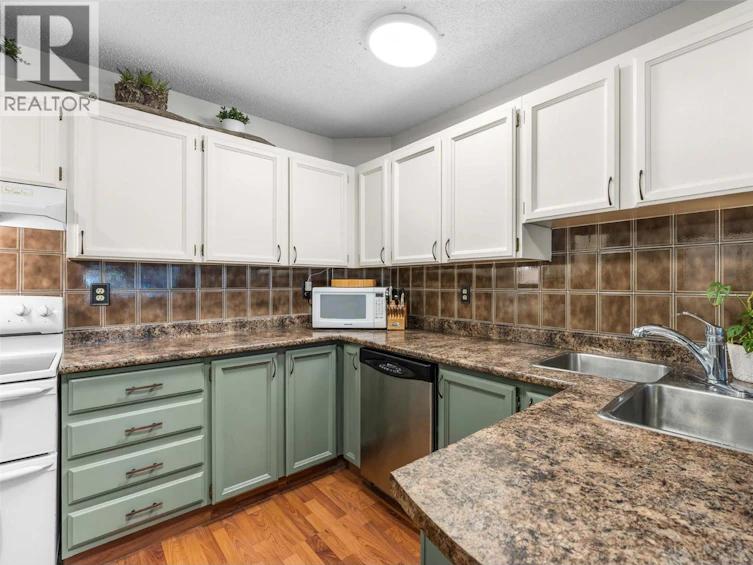 210-983 Bernard Avenue, Kelowna, BC, V1Y 6P7 - 5