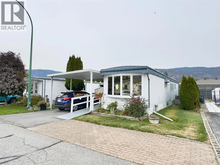 42-999 Burnaby Avenue, Penticton, BC, V2A 1G7