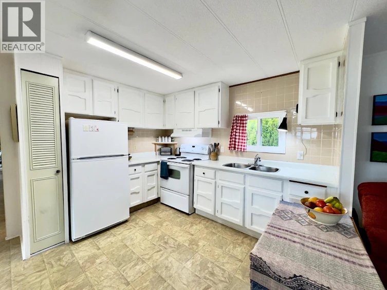 42-999 Burnaby Avenue, Penticton, BC, V2A 1G7 - 4