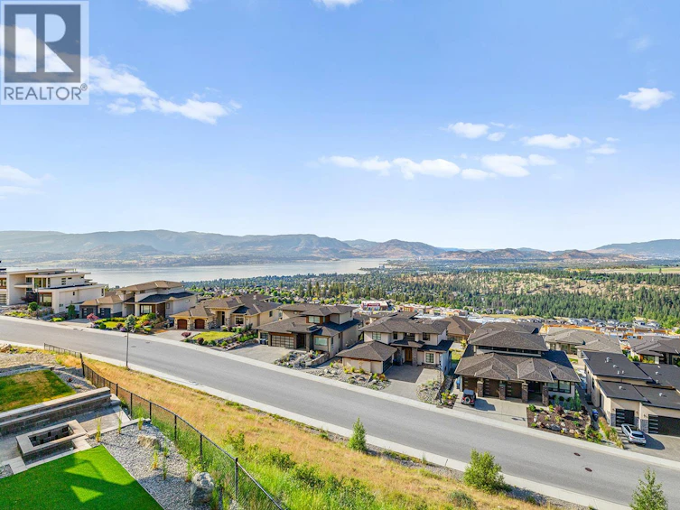 1018 Emslie Street, Kelowna, BC, V1W 5J1 - 31