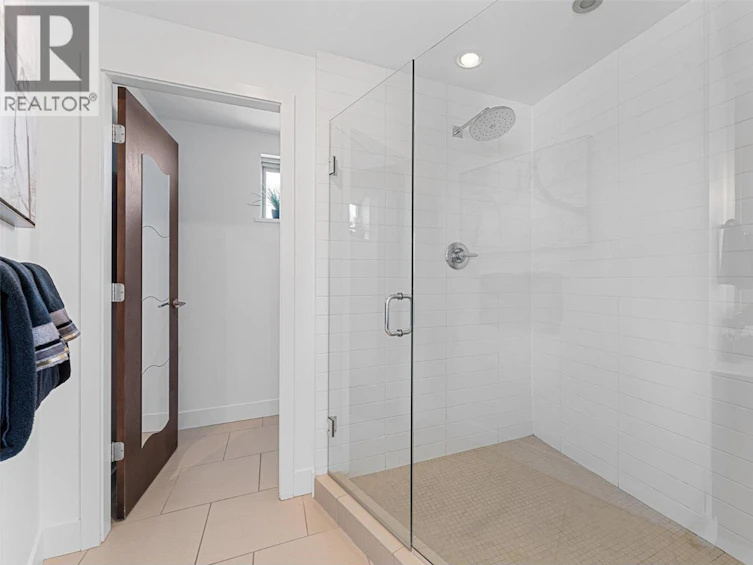 701-2040 Springfield Road, Kelowna, BC, V1Y 9N7 - 31