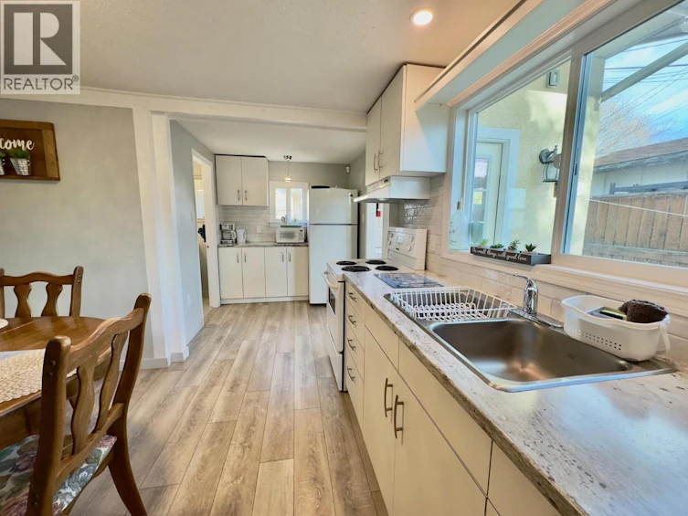 709 Municipal Avenue, Penticton, BC, V2A 2R7 - 3