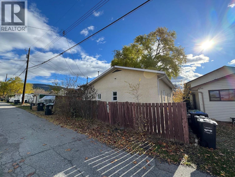 709 Municipal Avenue, Penticton, BC, V2A 2R7 - 38