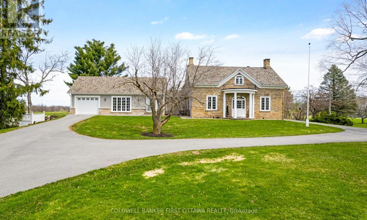 2638 Rideau Ferry Road