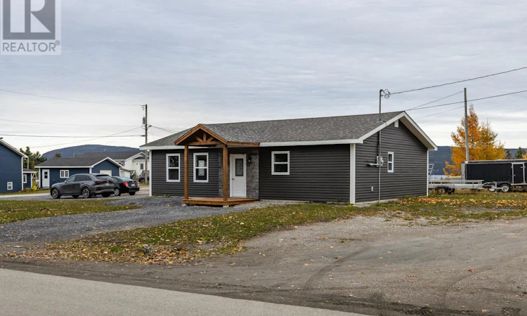 51 Hillview Road