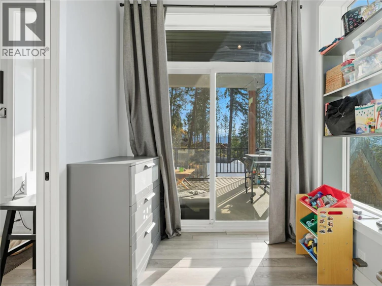 7636 Mountain Drive, Anglemont, BC, V0E 1M8 - 27