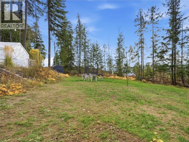 7636 Mountain Drive, Anglemont, BC, V0E 1M8 - 6