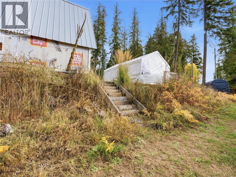 7636 Mountain Drive, Anglemont, BC, V0E 1M8 - 8