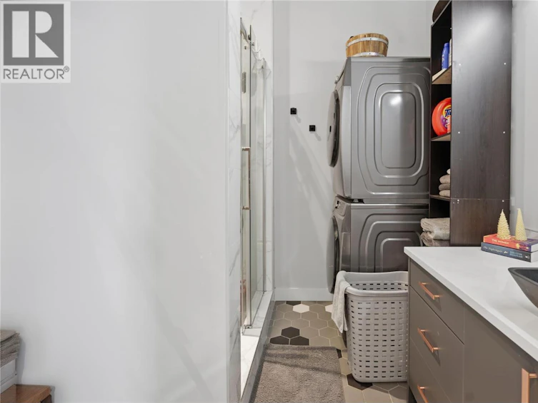 7636 Mountain Drive, Anglemont, BC, V0E 1M8 - 34