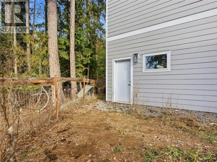 7636 Mountain Drive, Anglemont, BC, V0E 1M8 - 12