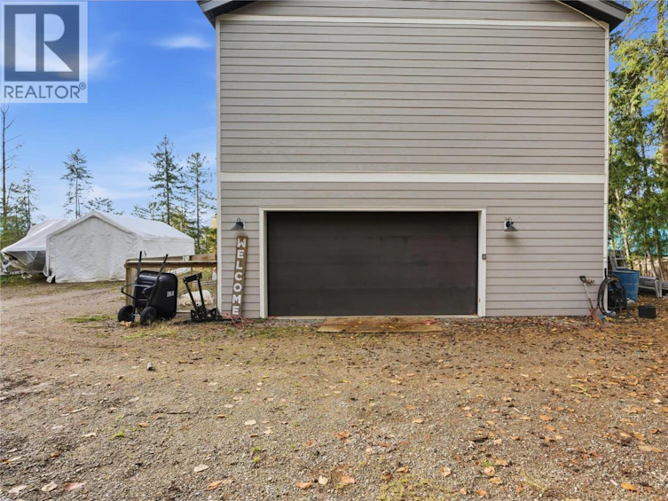 7636 Mountain Drive, Anglemont, BC, V0E 1M8 - 3