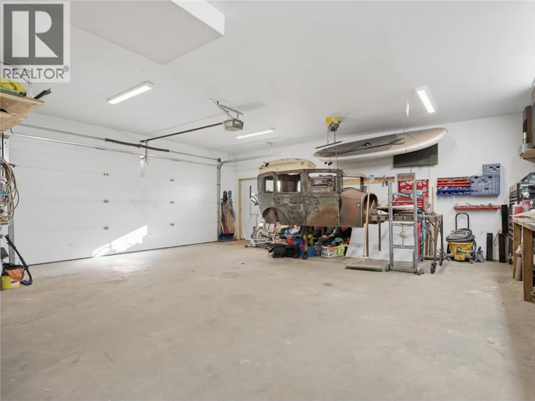 7636 Mountain Drive, Anglemont, BC, V0E 1M8 - 38